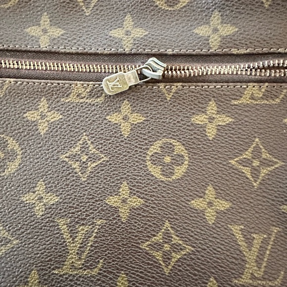 Authentic Louis Vuitton Vintage Monogram Leather Wristlet Pochette Sport Clutch. - Picture 3 of 16